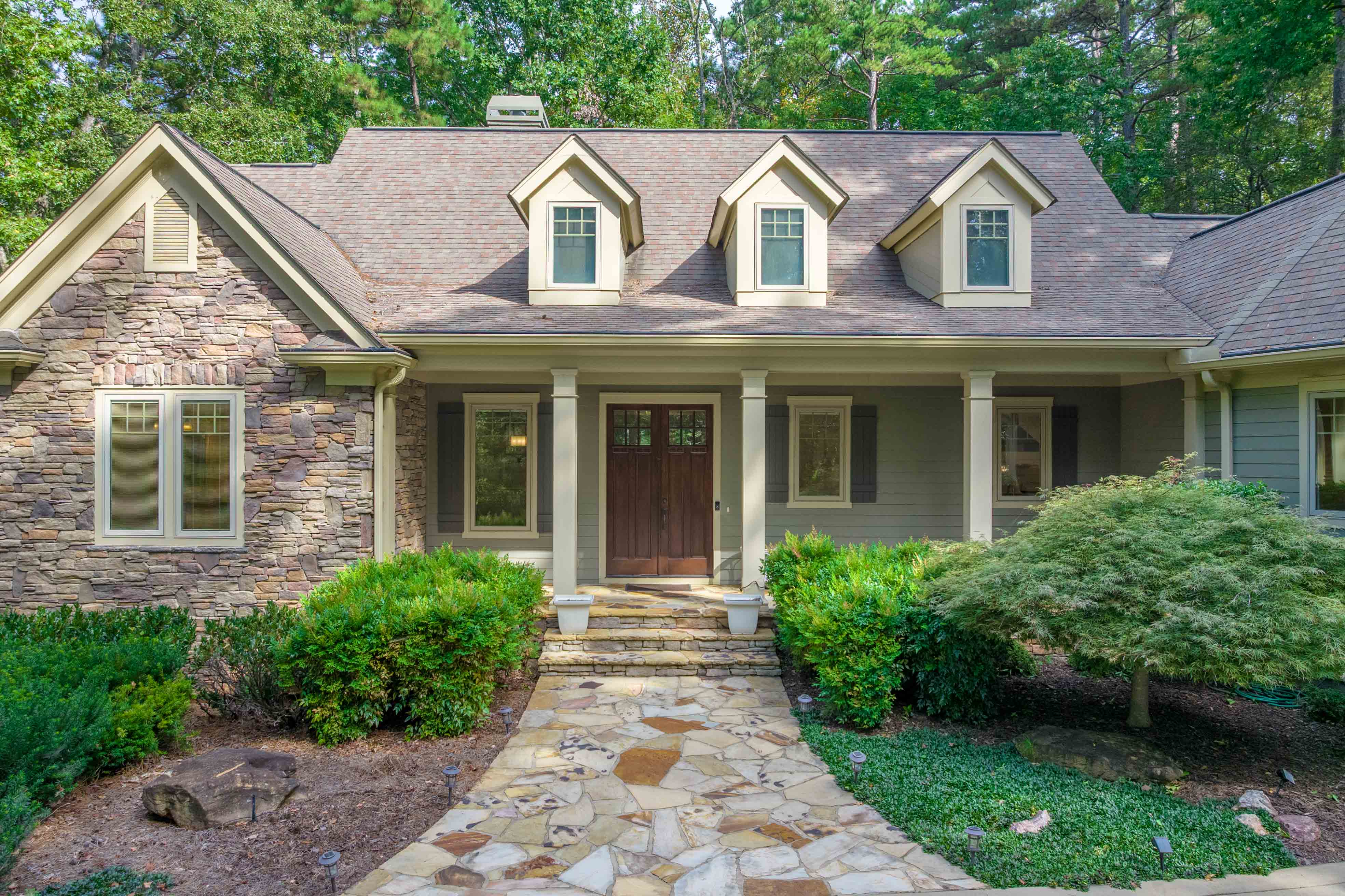 1001 Walton Way image 4